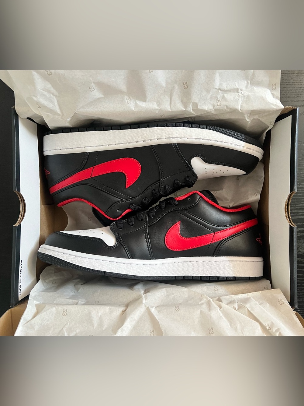 Nike Men’s Low-Top Sneakers - Black/Red/White